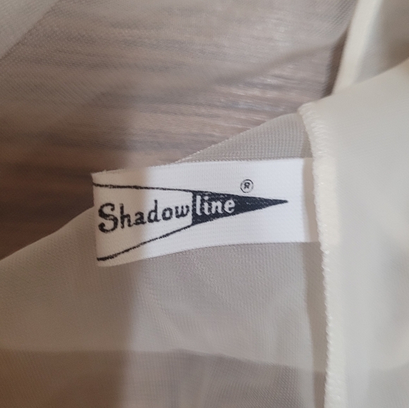 Stunning Vintage 2-Piece Shadowline Peignor Set - Picture 2 of 16